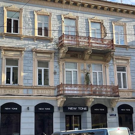 Lux Apartment In Zentrum Chernivtsi Exterior photo